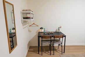 Comfortable Stay for 2 Easy City Access