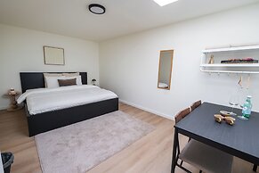 Comfortable Stay for 2 Easy City Access