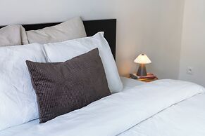 Comfortable Stay for 2 Easy City Access