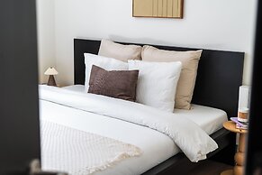 Comfortable Stay for 2 Easy City Access