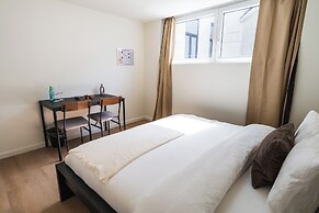 Comfortable Stay for 2 Easy City Access