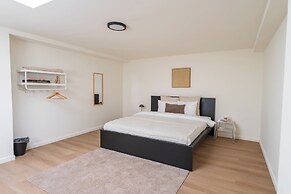 Comfortable Stay for 2 Easy City Access