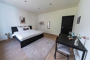 Comfortable Stay for 2 Easy City Access