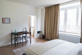 Comfortable Stay for 2 Easy City Access