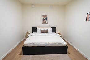 Comfortable Stay for 2 Easy City Access