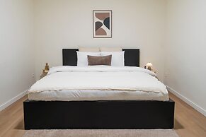 Comfortable Stay for 2 Easy City Access