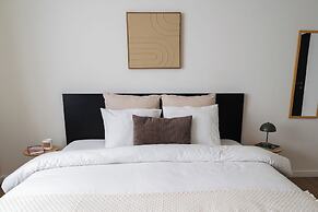Comfortable Stay for 2 Easy City Access