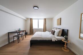 Comfortable Stay for 2 Easy City Access
