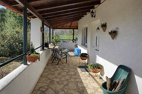 Quiet Two-level Mountain Villa Dorothy Polydrosos