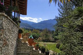 Quiet Two-level Mountain Villa Dorothy Polydrosos