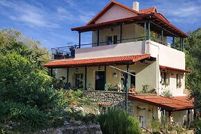 Quiet Two-level Mountain Villa Dorothy Polydrosos