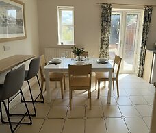 4Br Contractor House ,sleeps 9 , Parking