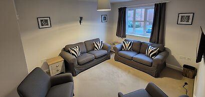 4Br Contractor House ,sleeps 9 , Parking