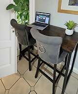 4Br Contractor House ,sleeps 9 , Parking