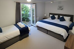 4Br Contractor House ,sleeps 9 , Parking
