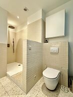 2 bedrooms - baby crib & furnished