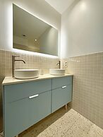 2 bedrooms - baby crib & furnished