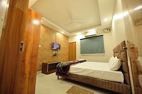 Hotel Stay Leaf