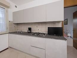 Cozy Flat Near Lignano Center
