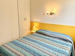 Flat With Parking Near the Beach