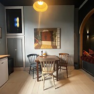 Apartment Sleeps 2 With Pets Welcome