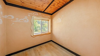 Mungyeong Between Mountains Pet Pension