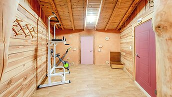 Mungyeong Between Mountains Pet Pension