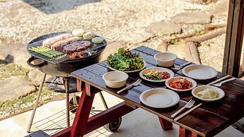 Mungyeong Between Mountains Pet Pension