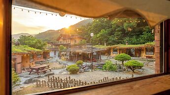 Mungyeong Between Mountains Pet Pension