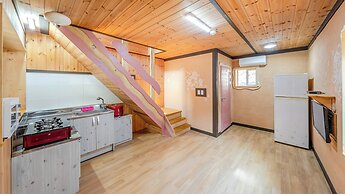 Mungyeong Between Mountains Pet Pension