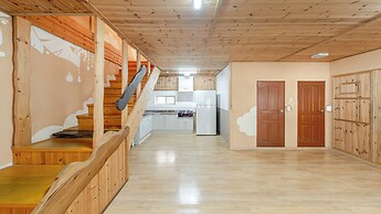 Mungyeong Between Mountains Pet Pension