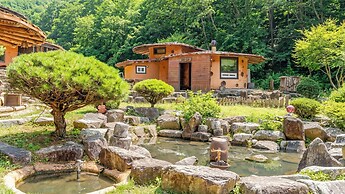 Mungyeong Between Mountains Pet Pension