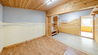 Mungyeong Between Mountains Pet Pension