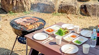 Mungyeong Between Mountains Pet Pension