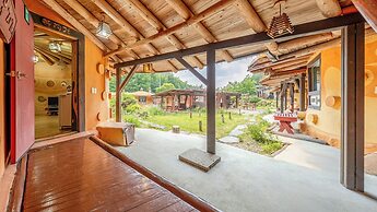 Mungyeong Between Mountains Pet Pension