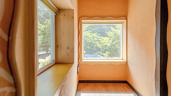 Mungyeong Between Mountains Pet Pension