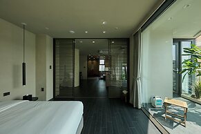Hlow Busan Hotel