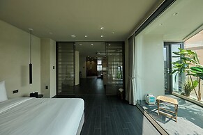 Hlow Busan Hotel