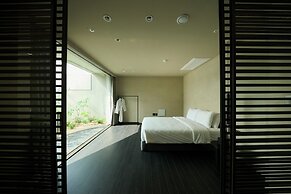 Hlow Busan Hotel