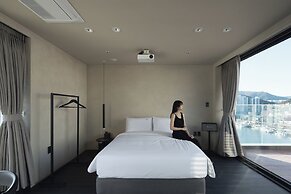 Hlow Busan Hotel