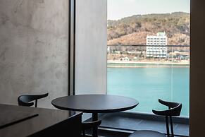 Hlow Busan Hotel