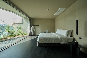 Hlow Busan Hotel