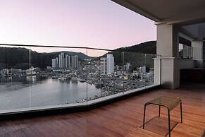 Hlow Busan Hotel