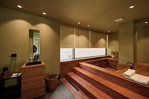 Hlow Busan Hotel