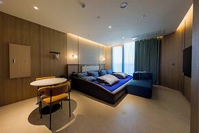 St. The Suite Yangyang