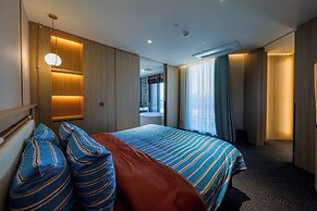 St. The Suite Yangyang