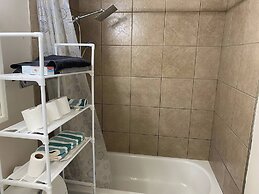 Downtown 1 Bedroom Apartment on 17 ave sw