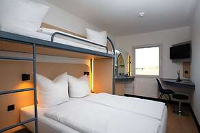 Magnet Hotel