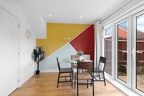 Stylish 3 Bedroom Home with Garden