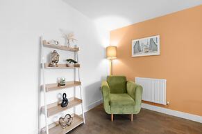 Stylish 3 Bedroom Home with Garden